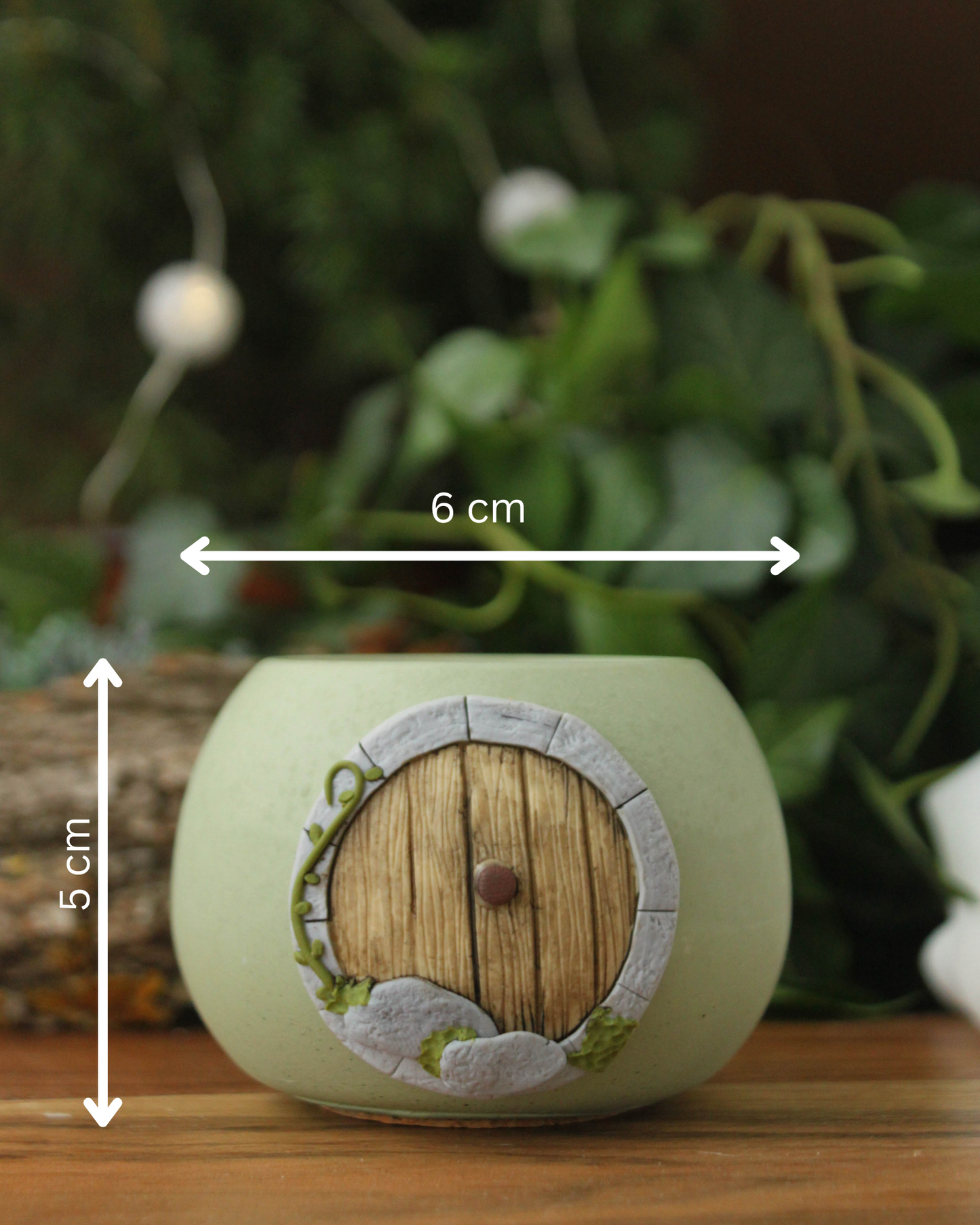 Hobbit House Green Plant Pot with Ivy