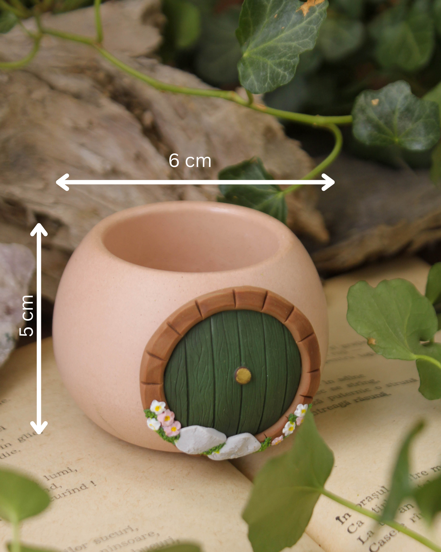 Hobbit House Plant Pot with Mushrooms