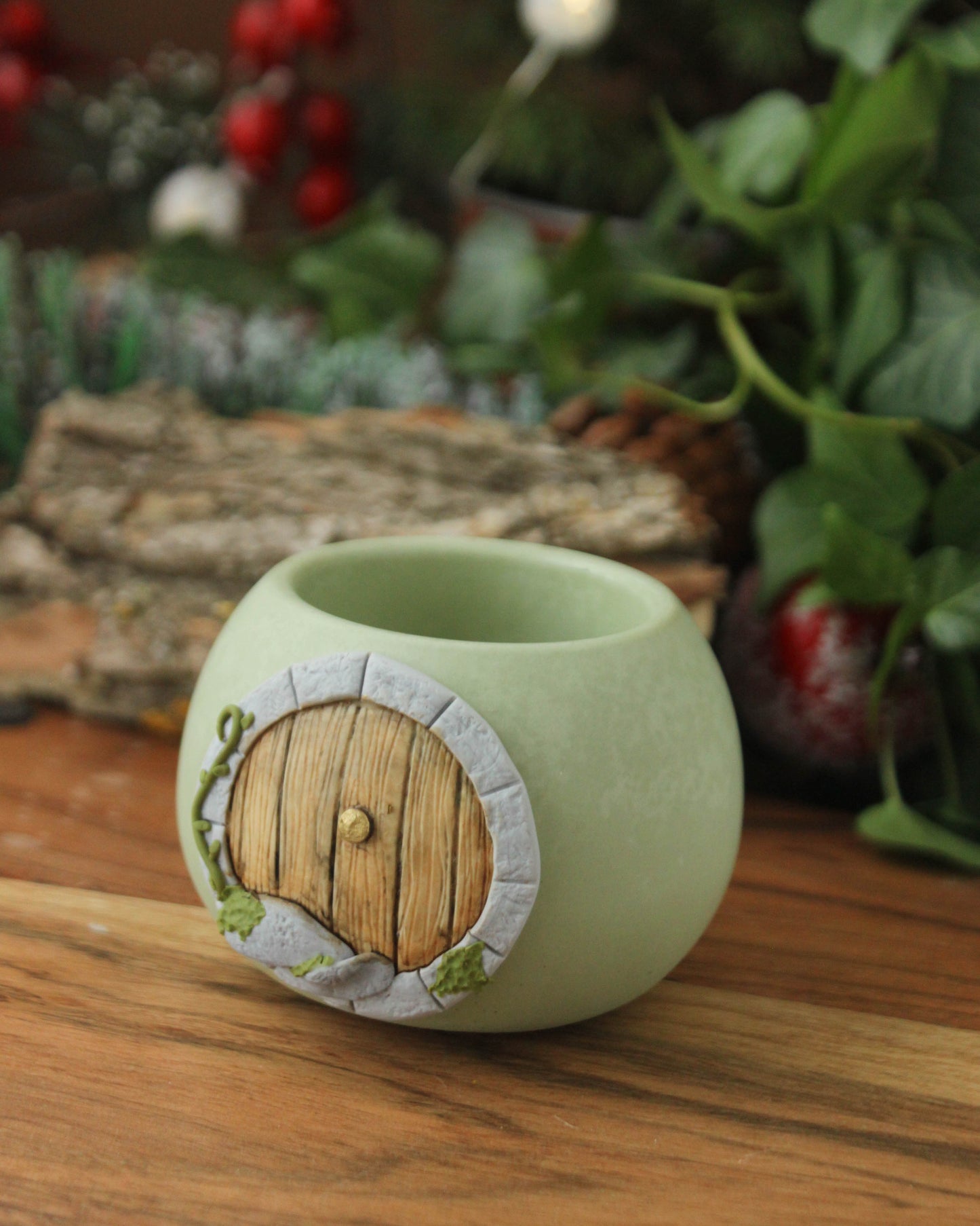 Hobbit House Green Plant Pot with Ivy