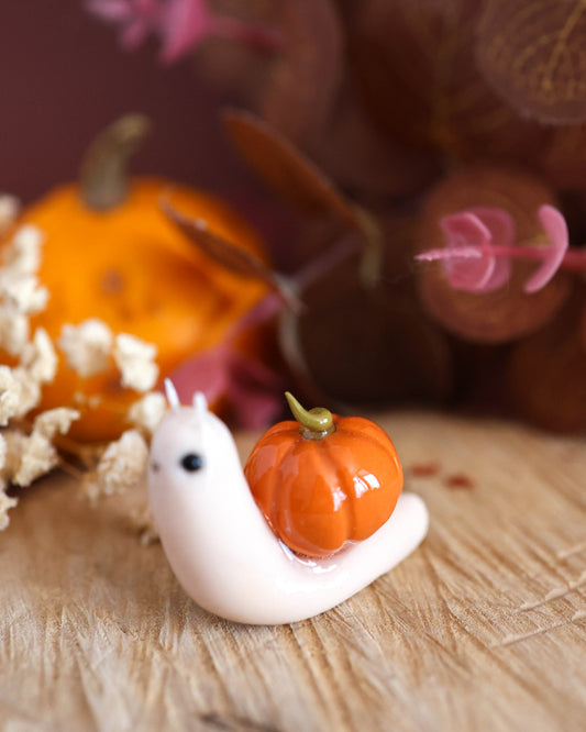 Sweet Autumn Snails – Pumpkin & Cinnamon Roll Figurines