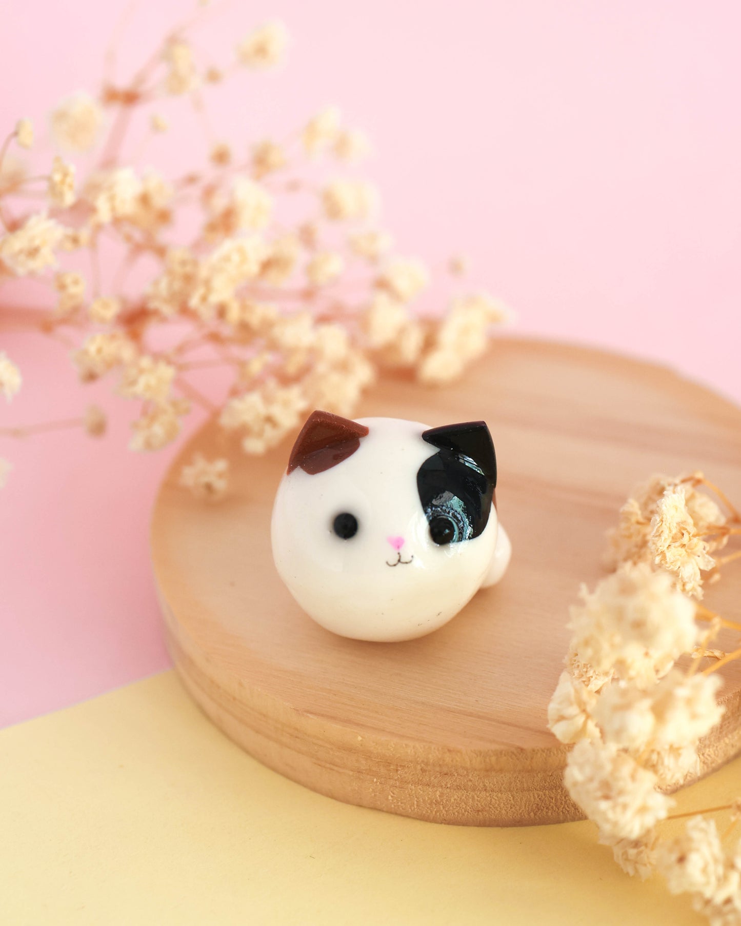 Round Cats Desk Friend Figurines