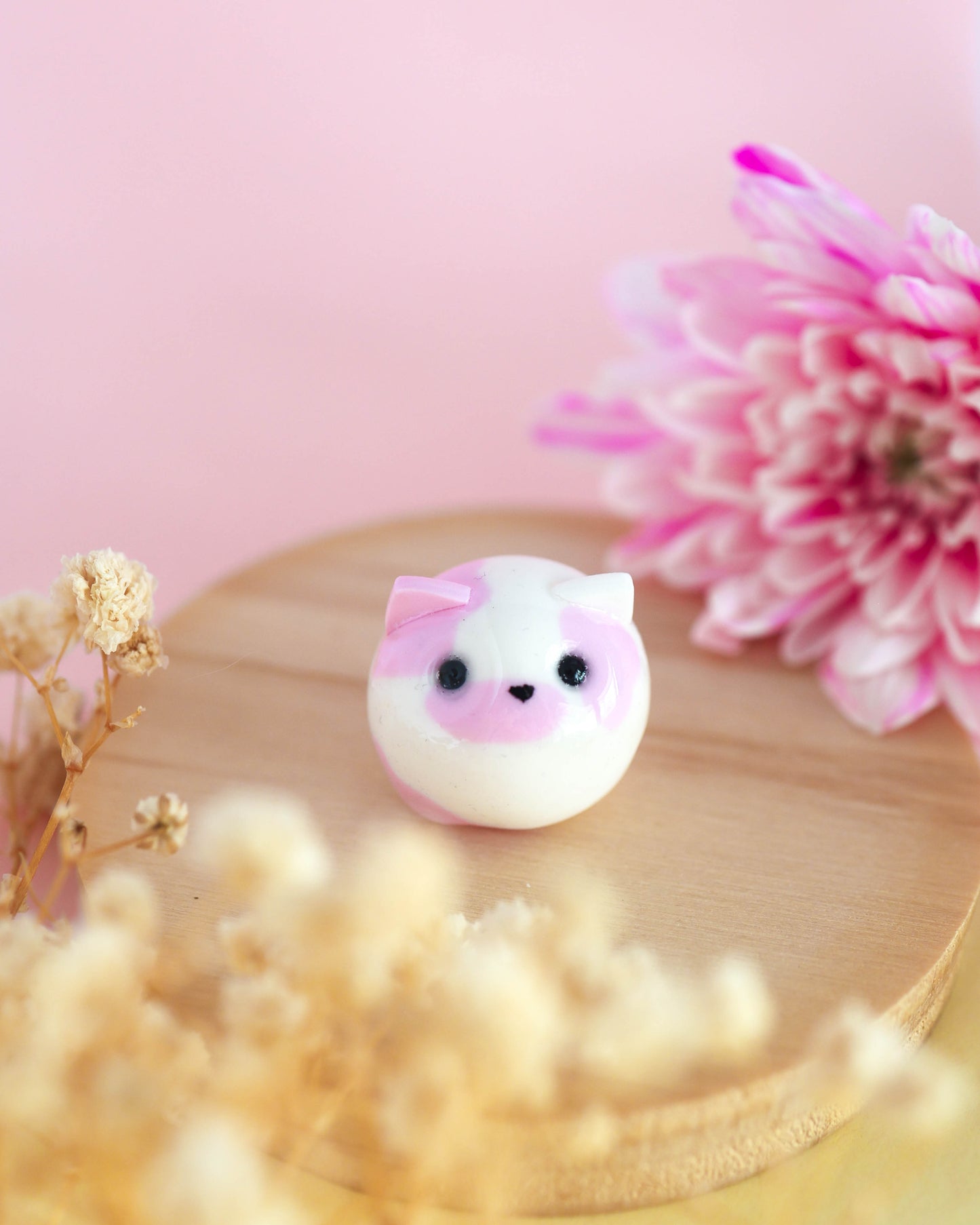 Round Cats Desk Friend Figurines