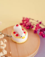 10-Year Anniversary Exclusive Goose Figurines on Cake